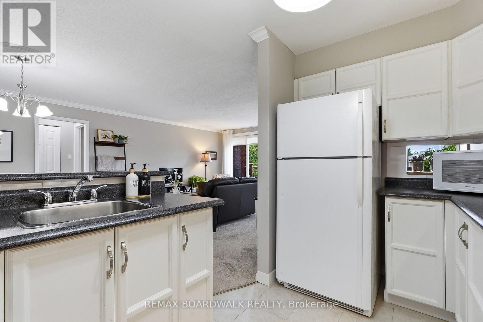 209 - 1760 Cabaret Lane Property Photo 15