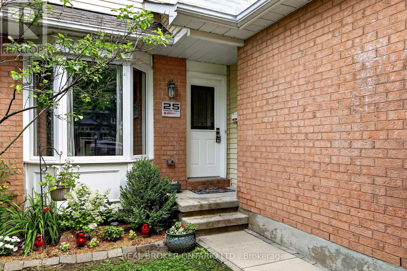 25 Moresby Drive Property Photo 3