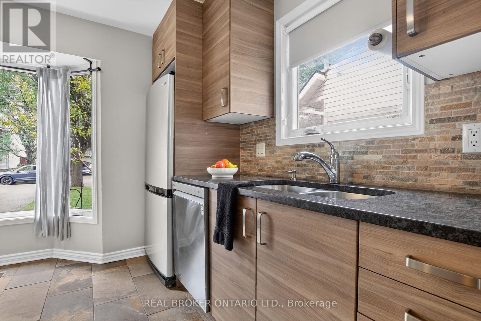 25 Moresby Drive Property Photo 8