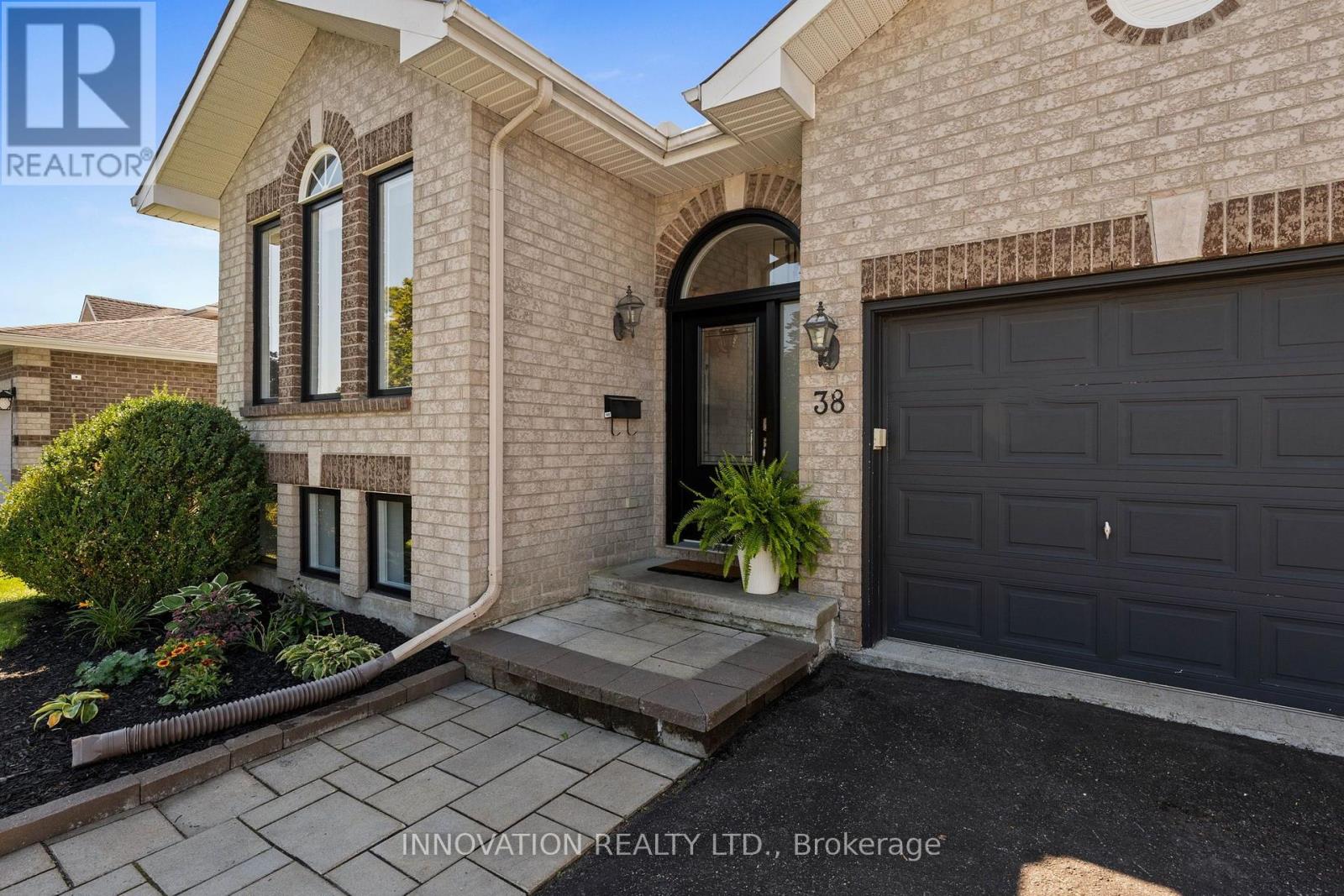 38 Steggall Crescent Property Photo 3