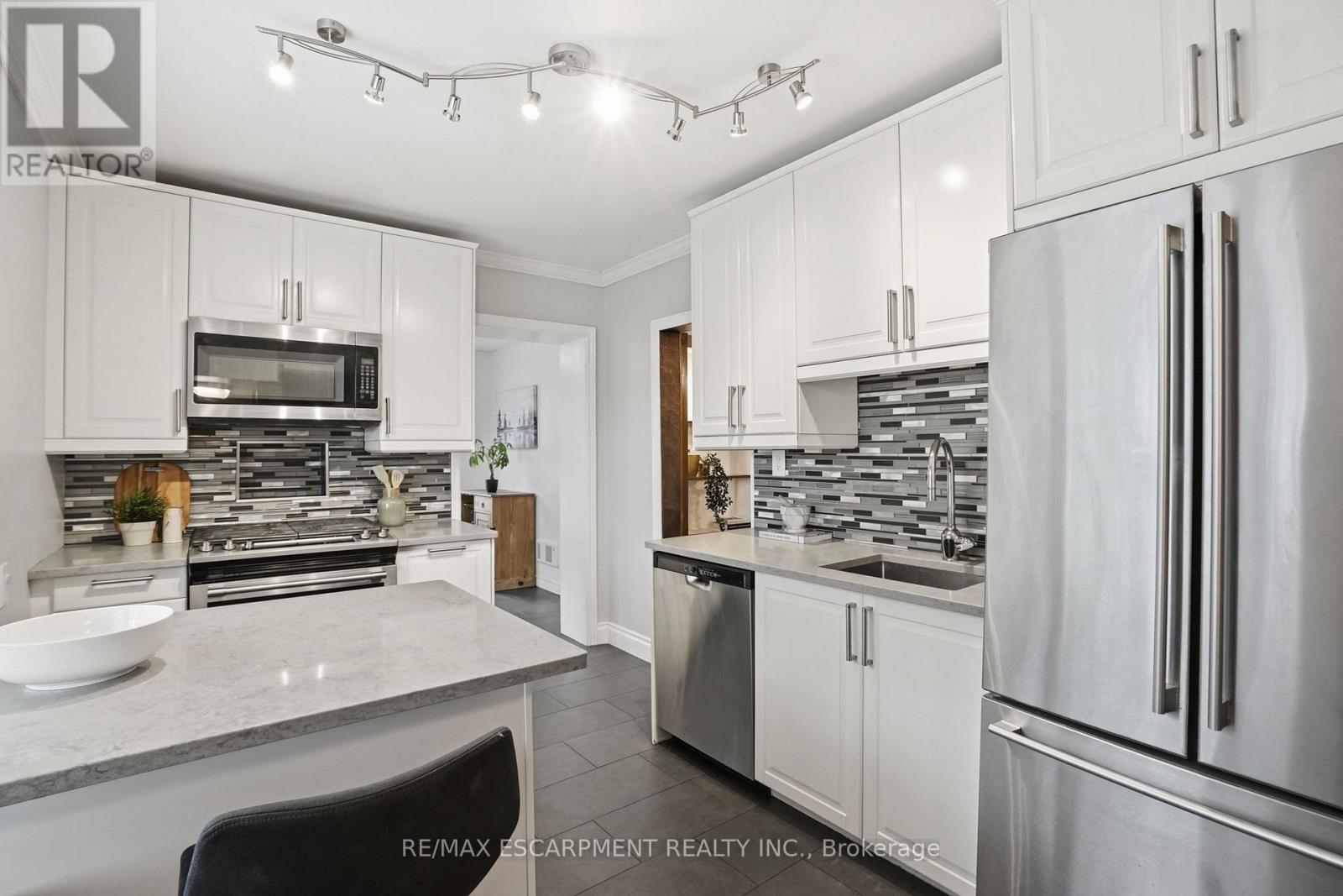 230 Beach Boulevard Property Photo 7