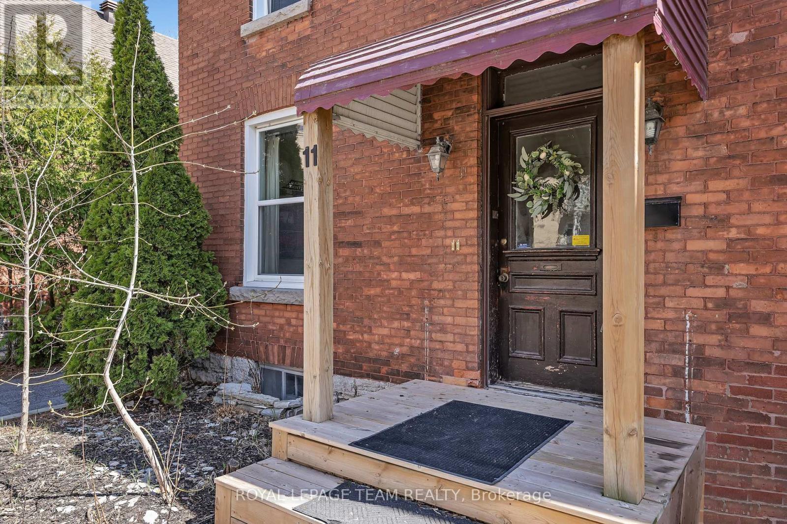 11 Sherbrooke Avenue Property Photo 4