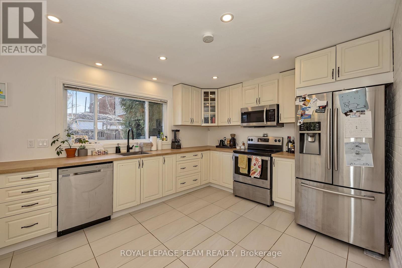 11 Sherbrooke Avenue Property Photo 13