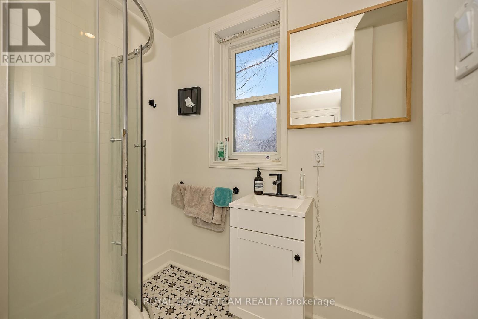 11 Sherbrooke Avenue Property Photo 24