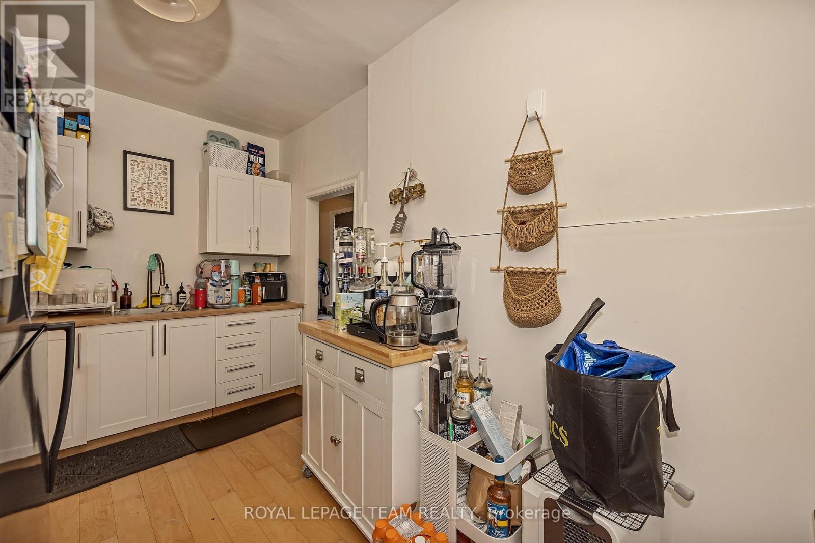 11 Sherbrooke Avenue Property Photo 36
