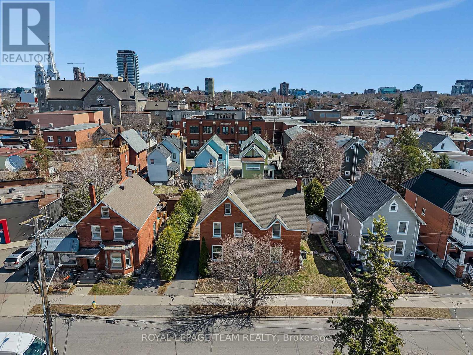 11 Sherbrooke Avenue Property Photo 4