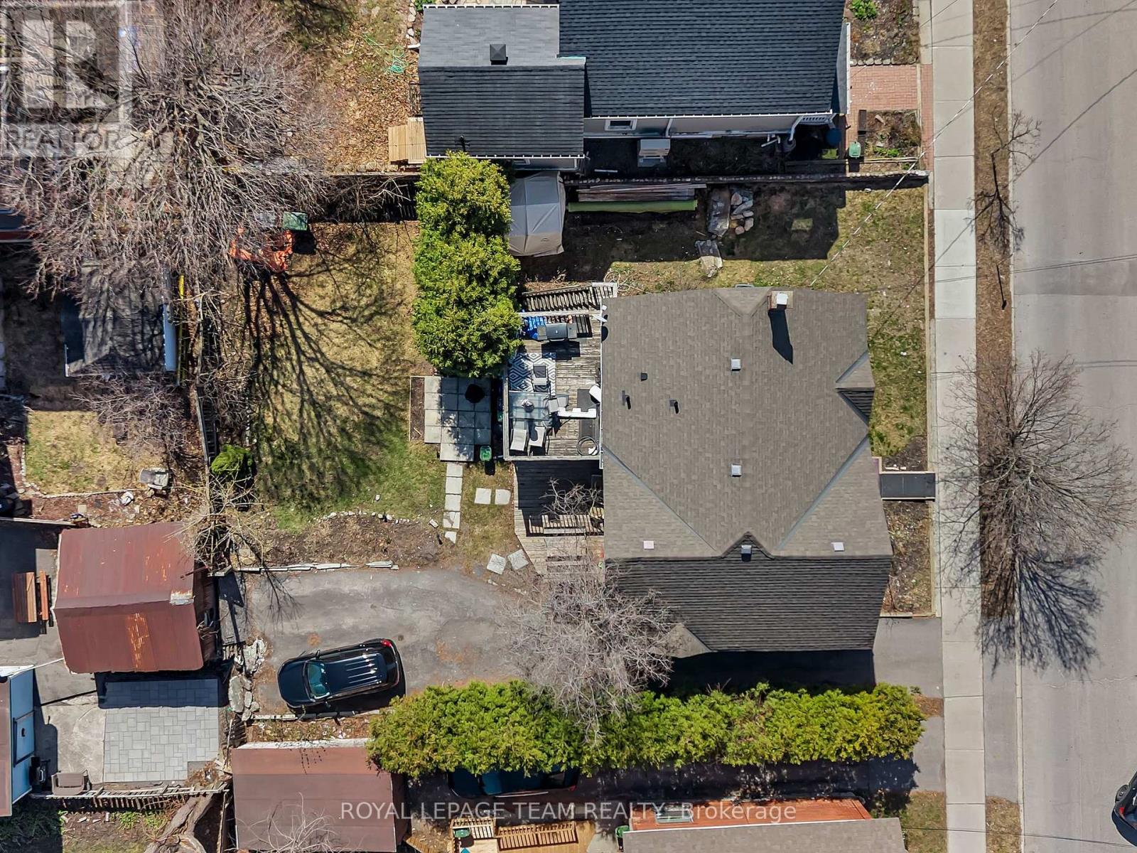 11 Sherbrooke Avenue Property Photo 10