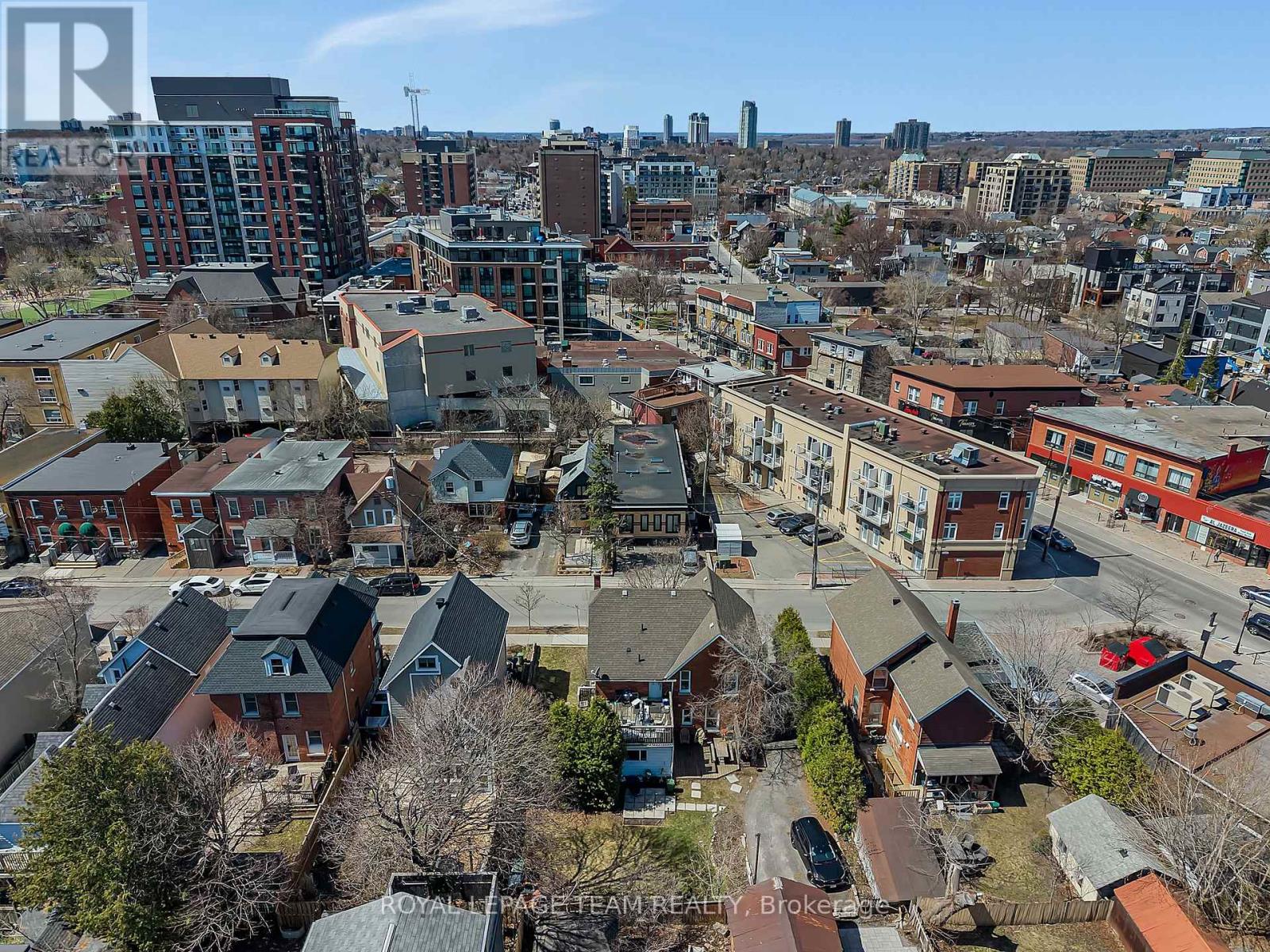 11 Sherbrooke Avenue Property Photo 11