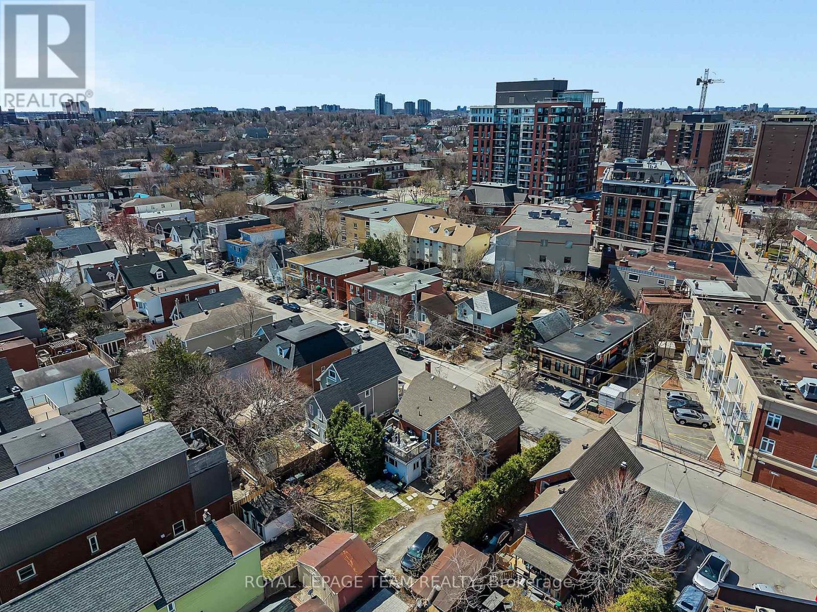 11 Sherbrooke Avenue Property Photo 13