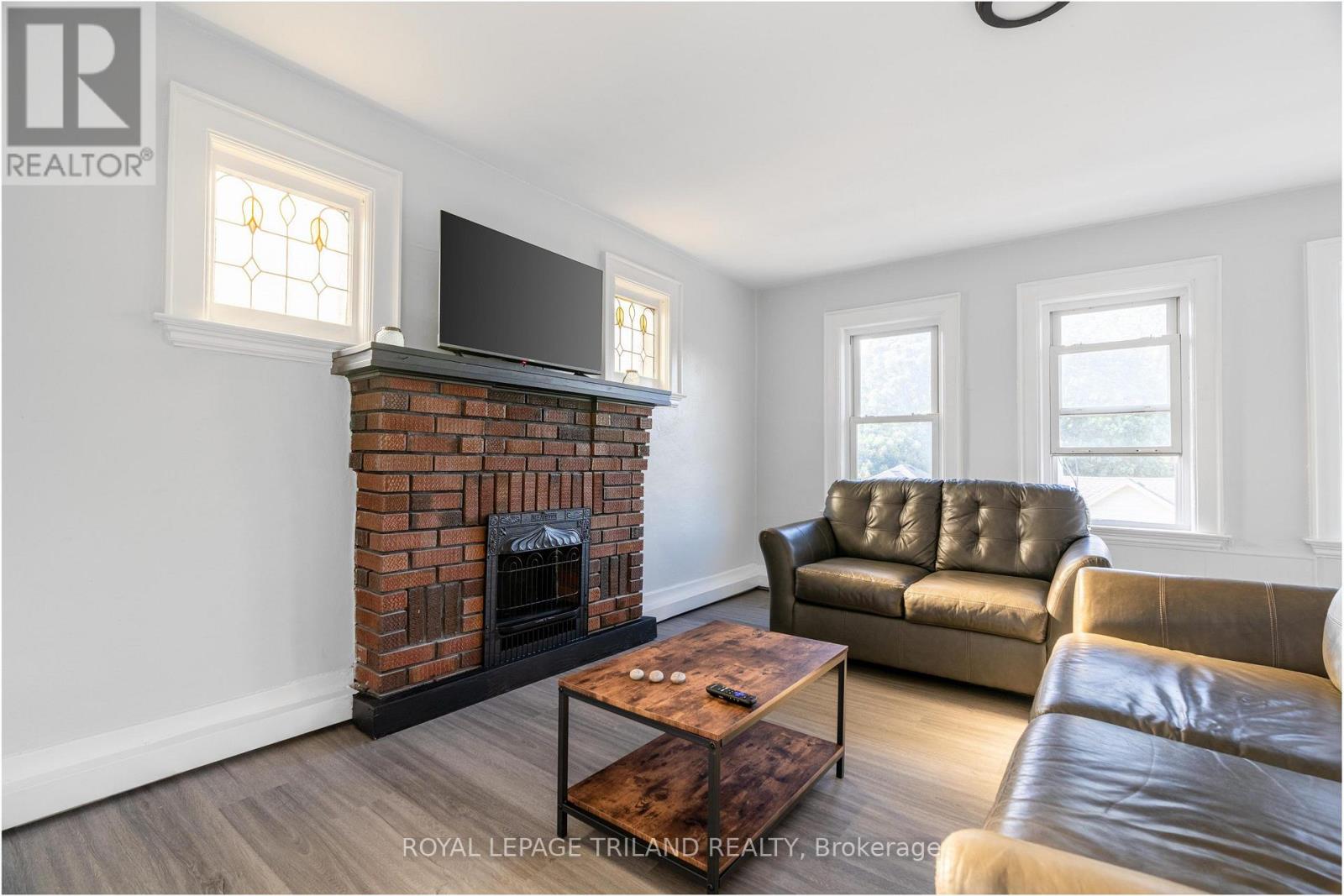 9 - 425 MCKENZIE AVENUE Property Photo 1