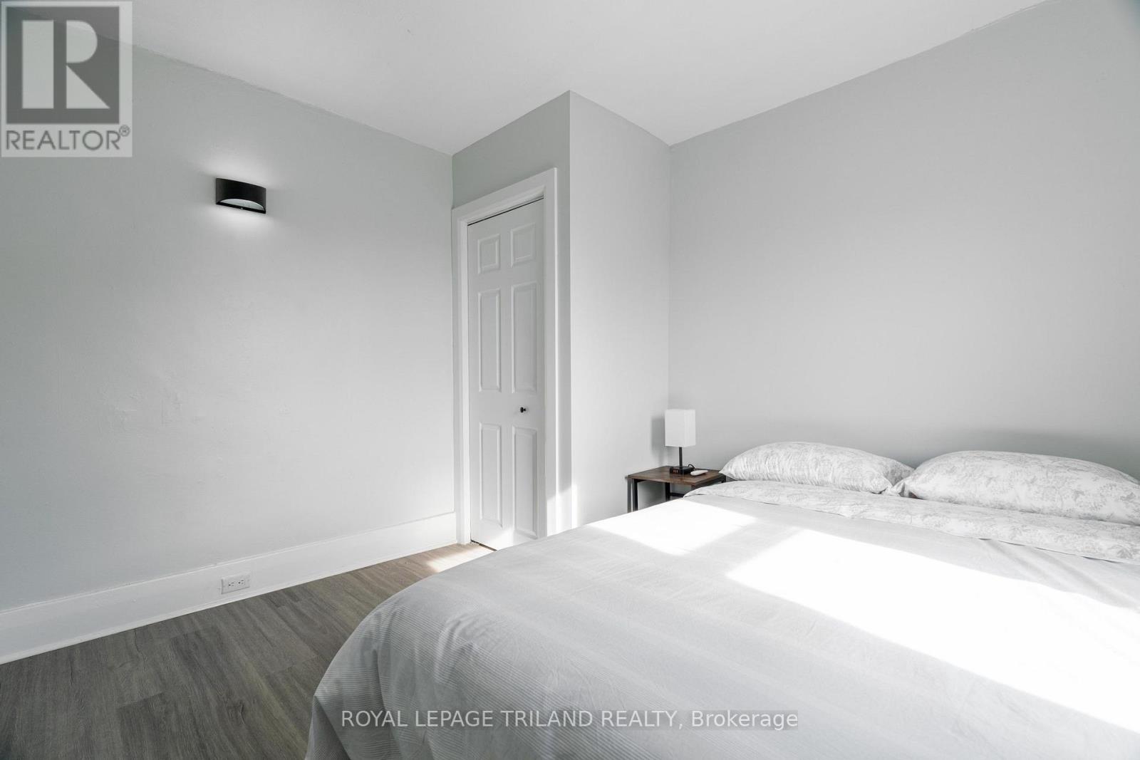 9 - 425 Mckenzie Avenue Property Photo 13