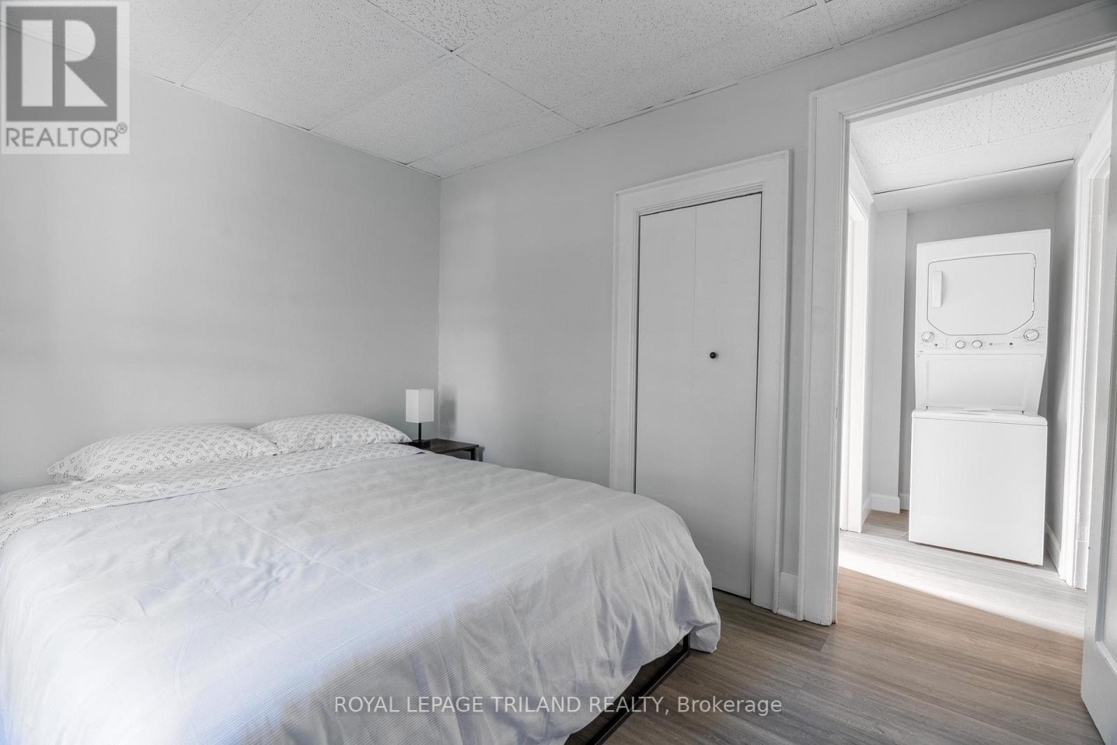 9 - 425 Mckenzie Avenue Property Photo 18