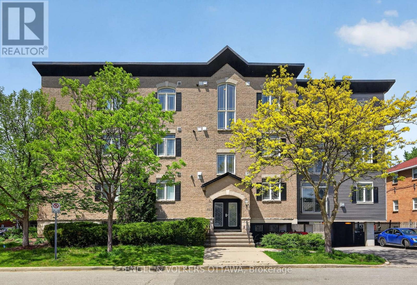 401 - 711 CHURCHILL AVENUE Property Photo 1