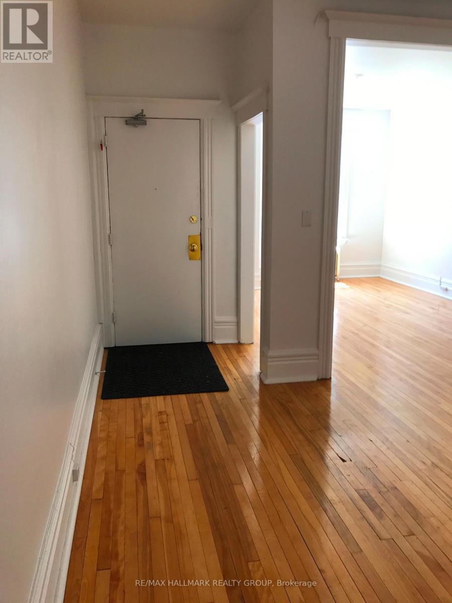 5 - 421 Lisgar Street Property Photo 2
