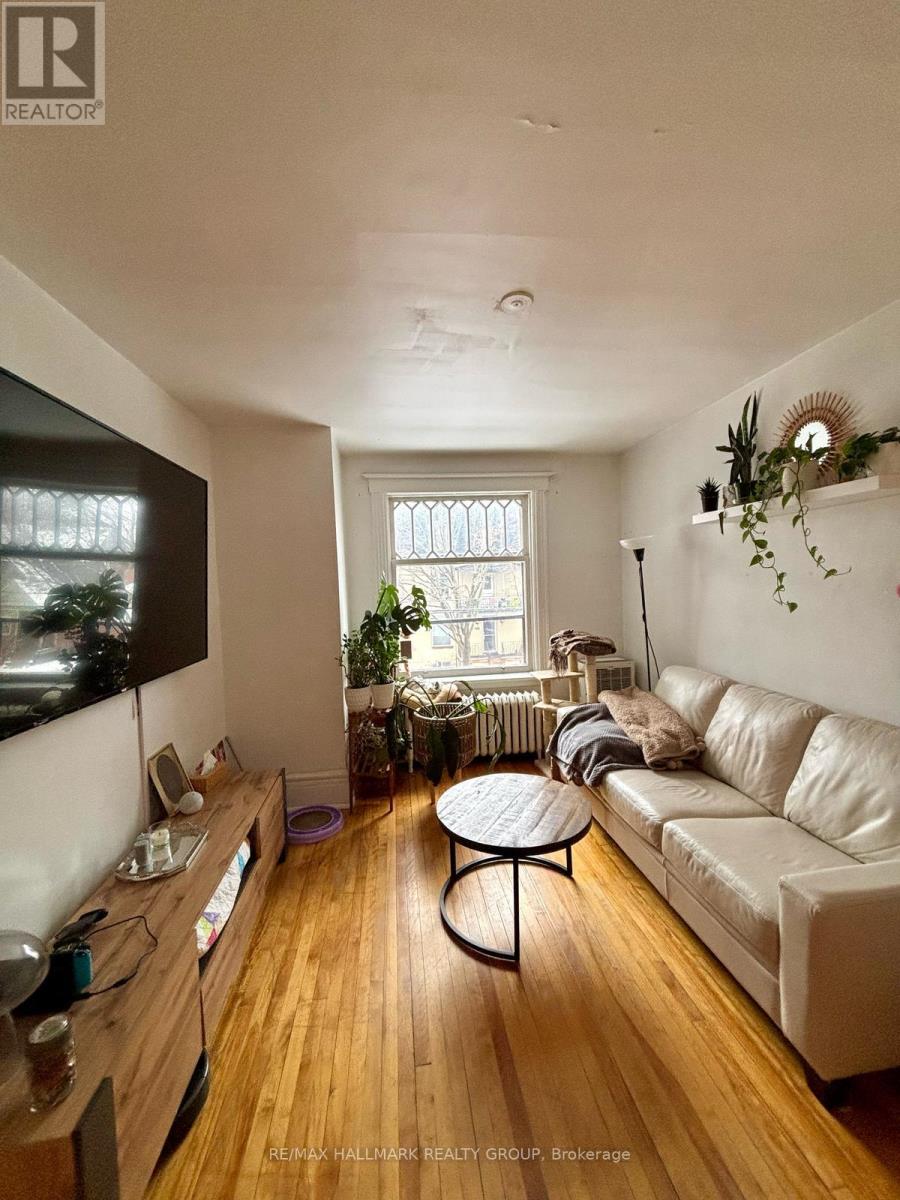 5 - 421 Lisgar Street Property Photo 4