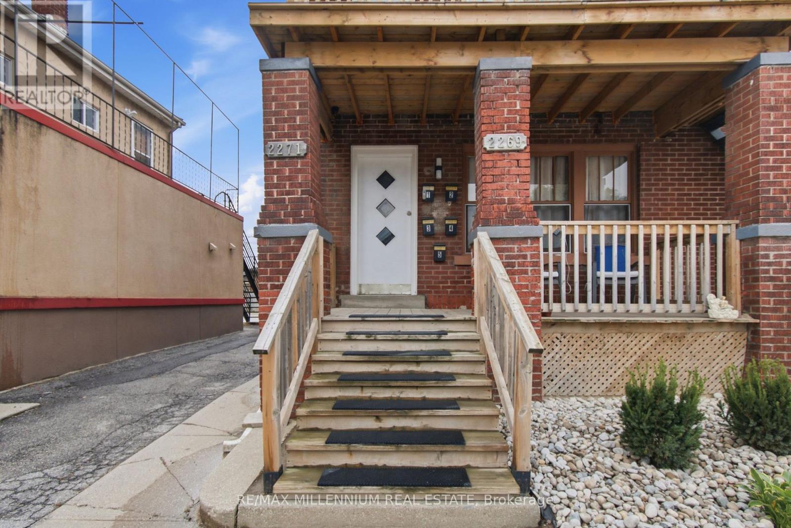 2269-71 Howard Avenue Property Photo 6