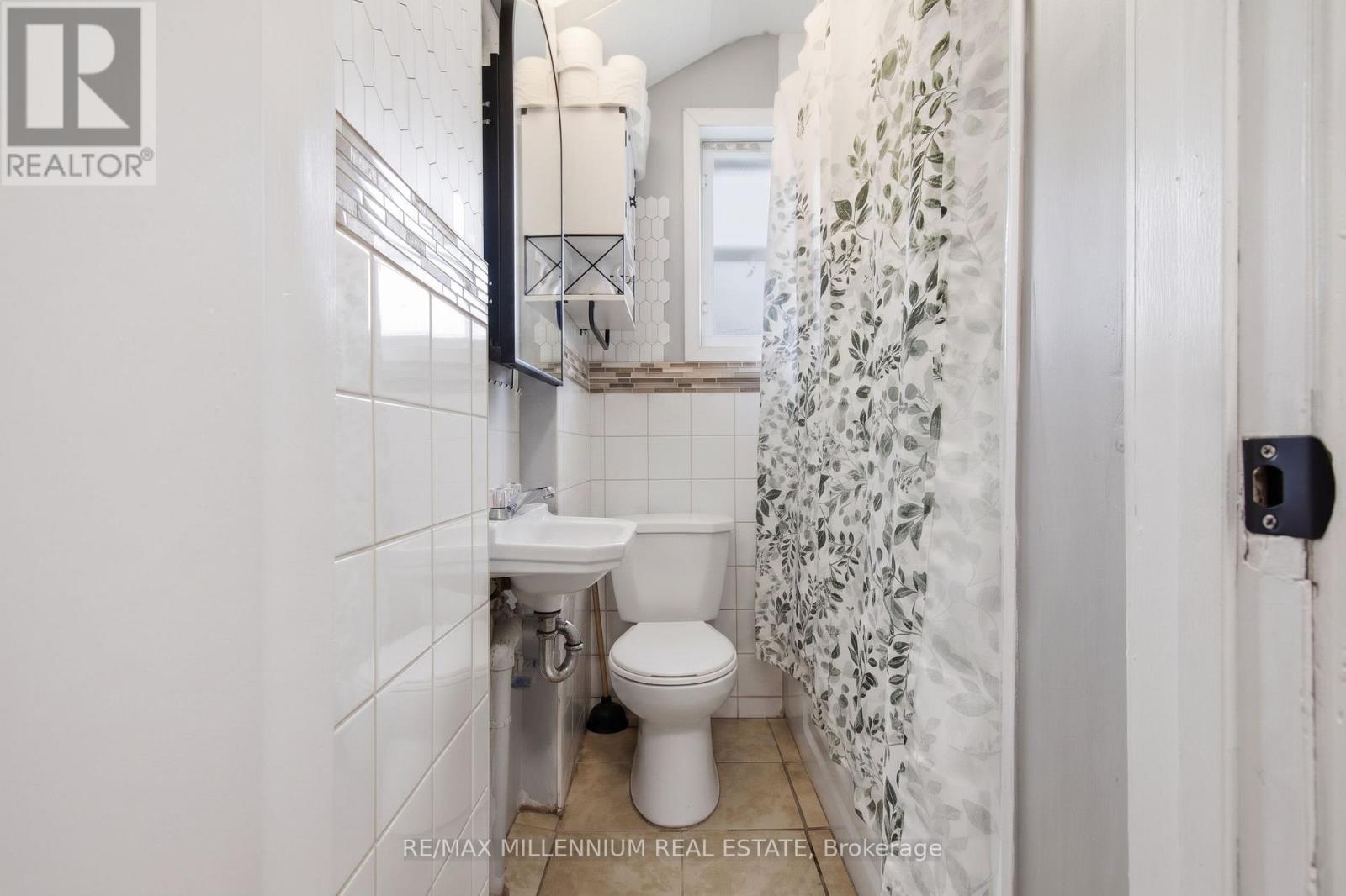 2269-71 Howard Avenue Property Photo 7