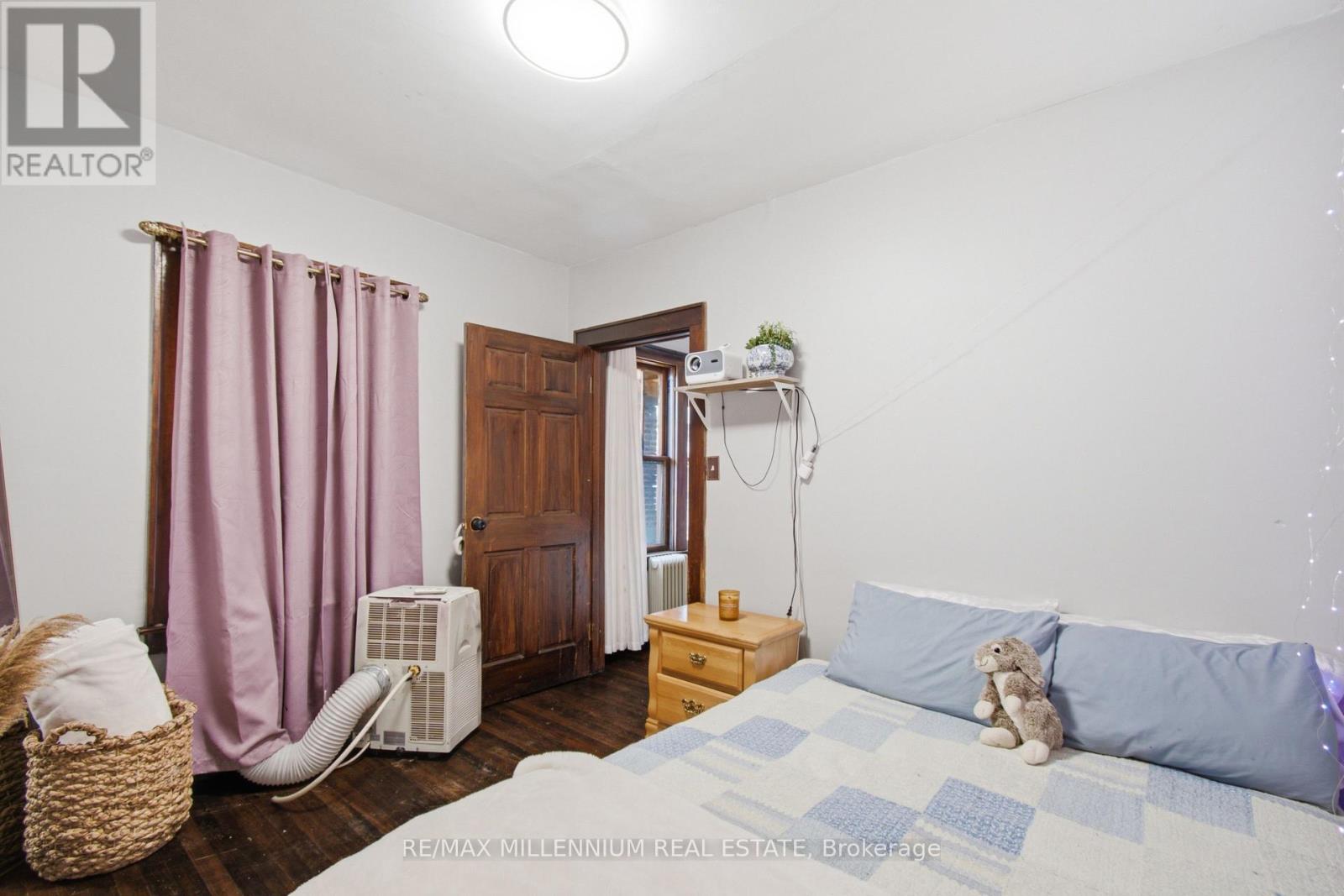 2269-71 Howard Avenue Property Photo 8