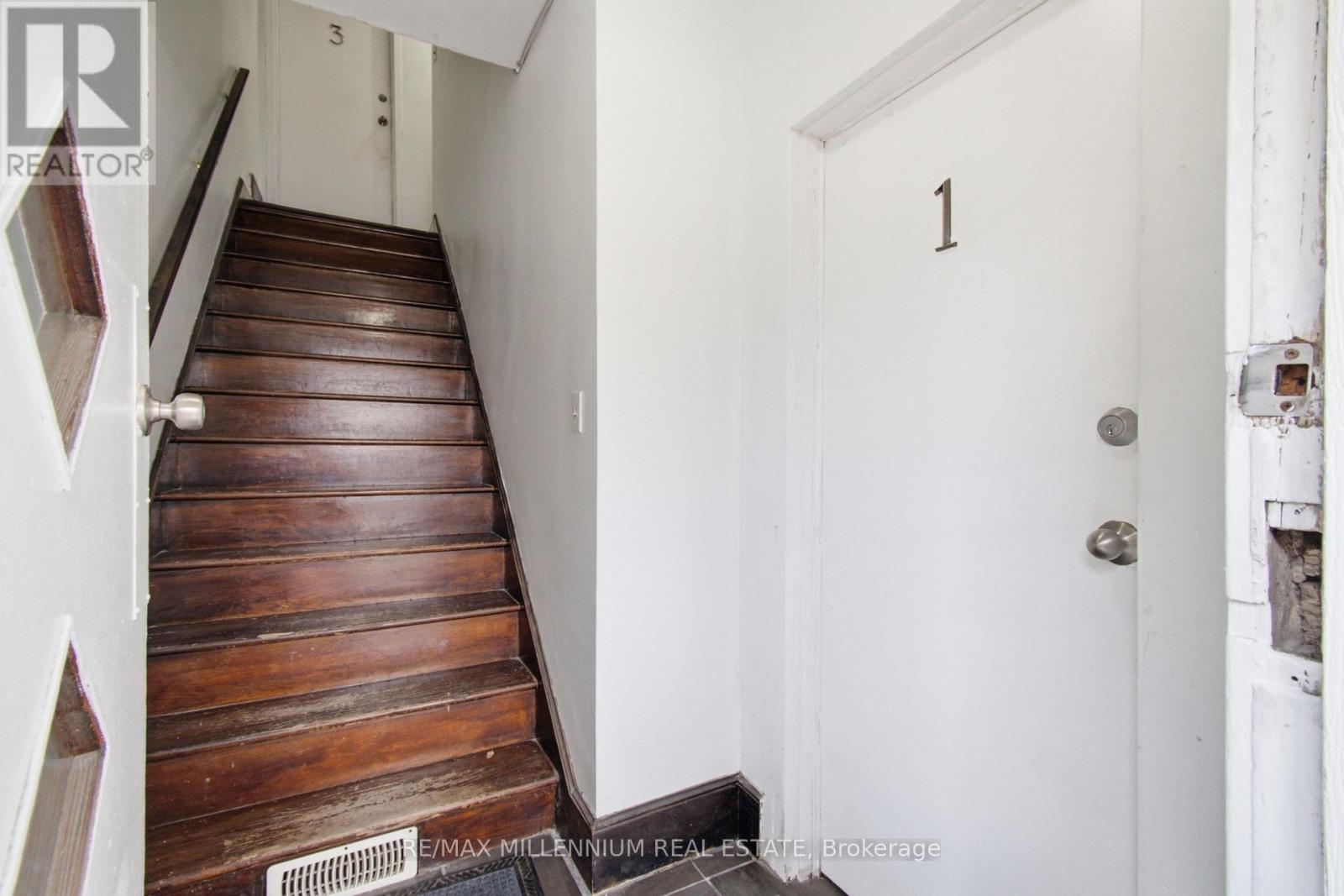 2269-71 Howard Avenue Property Photo 10