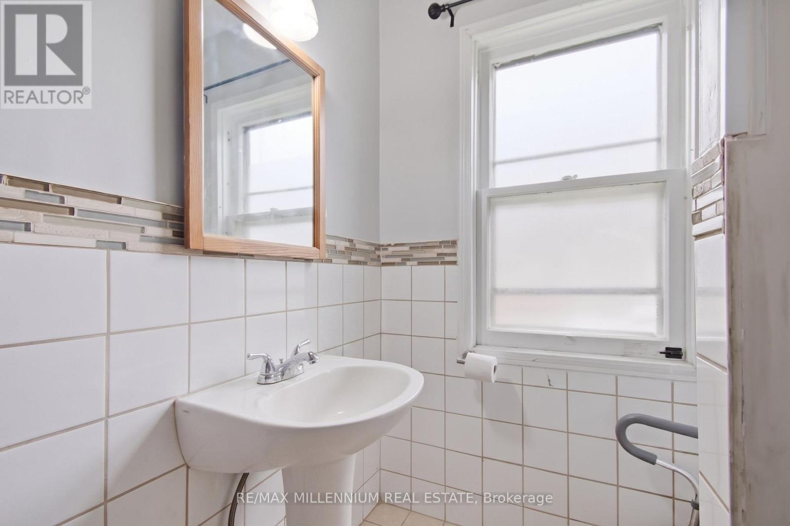 2269-71 Howard Avenue Property Photo 14