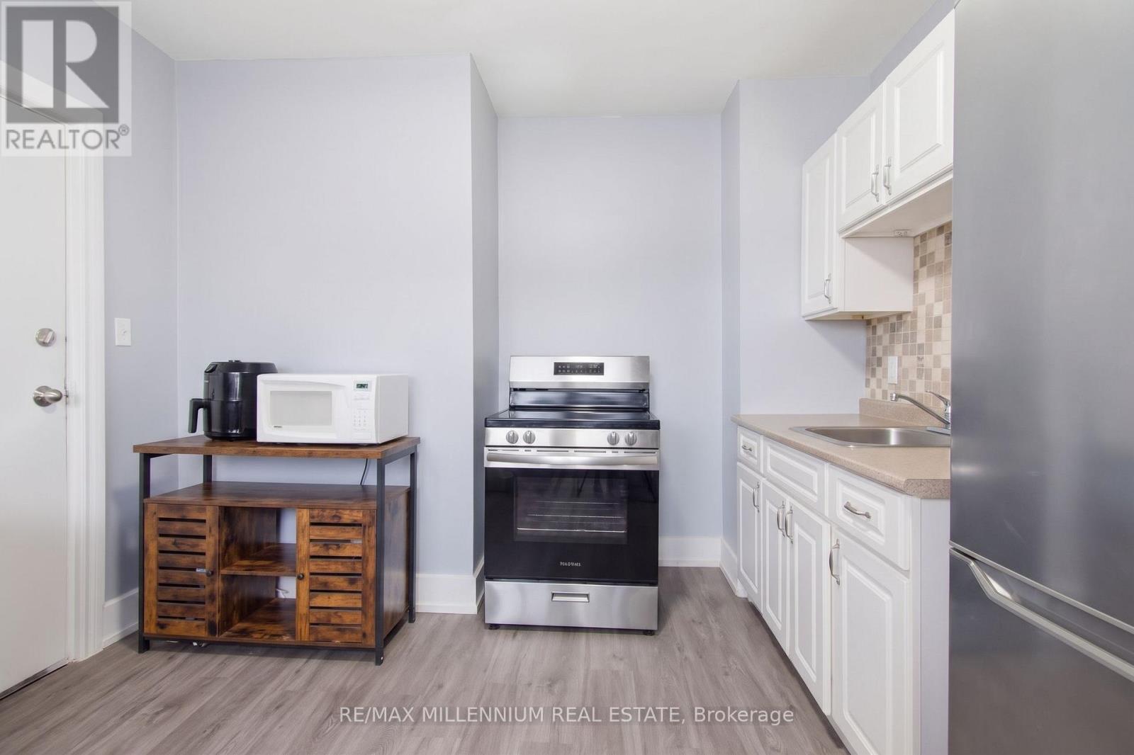 2269-71 Howard Avenue Property Photo 25