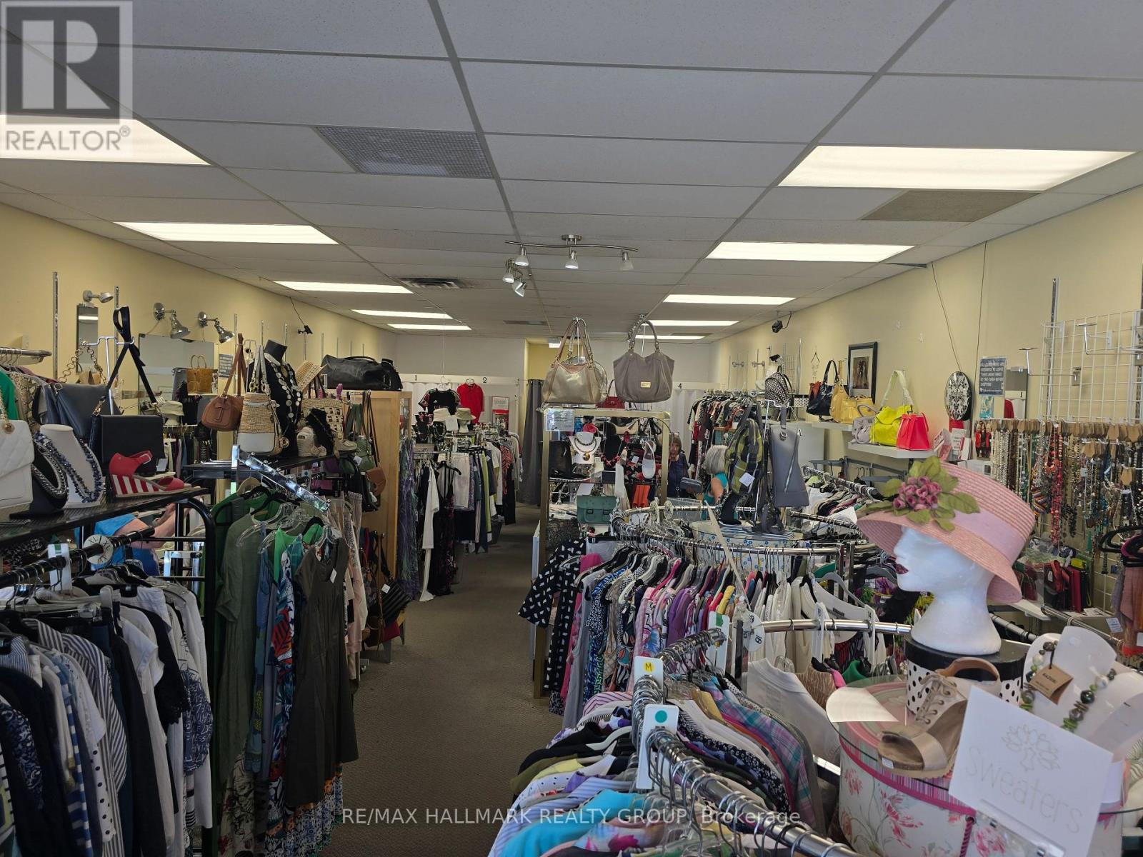 28 - 1500 Bank Street Property Photo 4