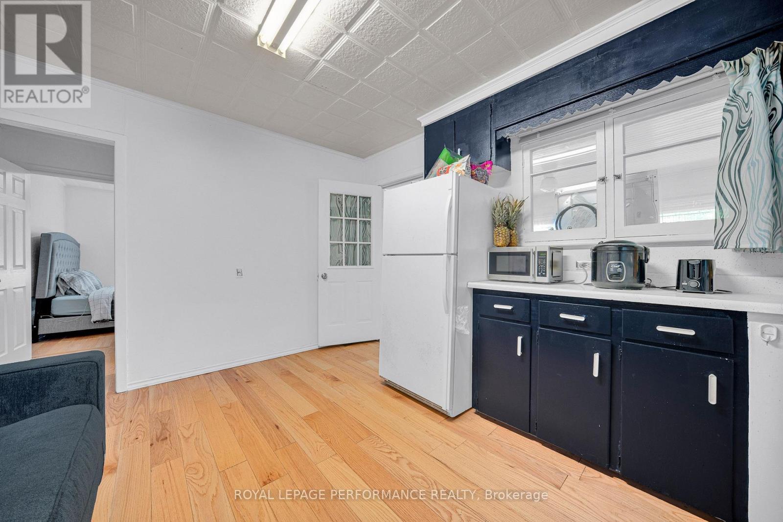 98 Boyce Avenue Property Photo 29