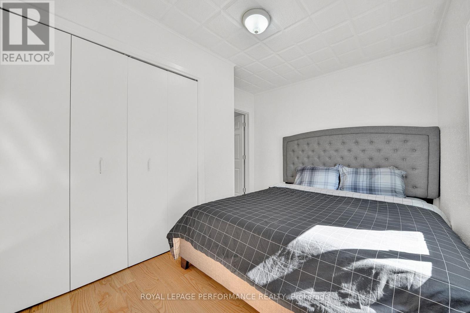 98 Boyce Avenue Property Photo 32
