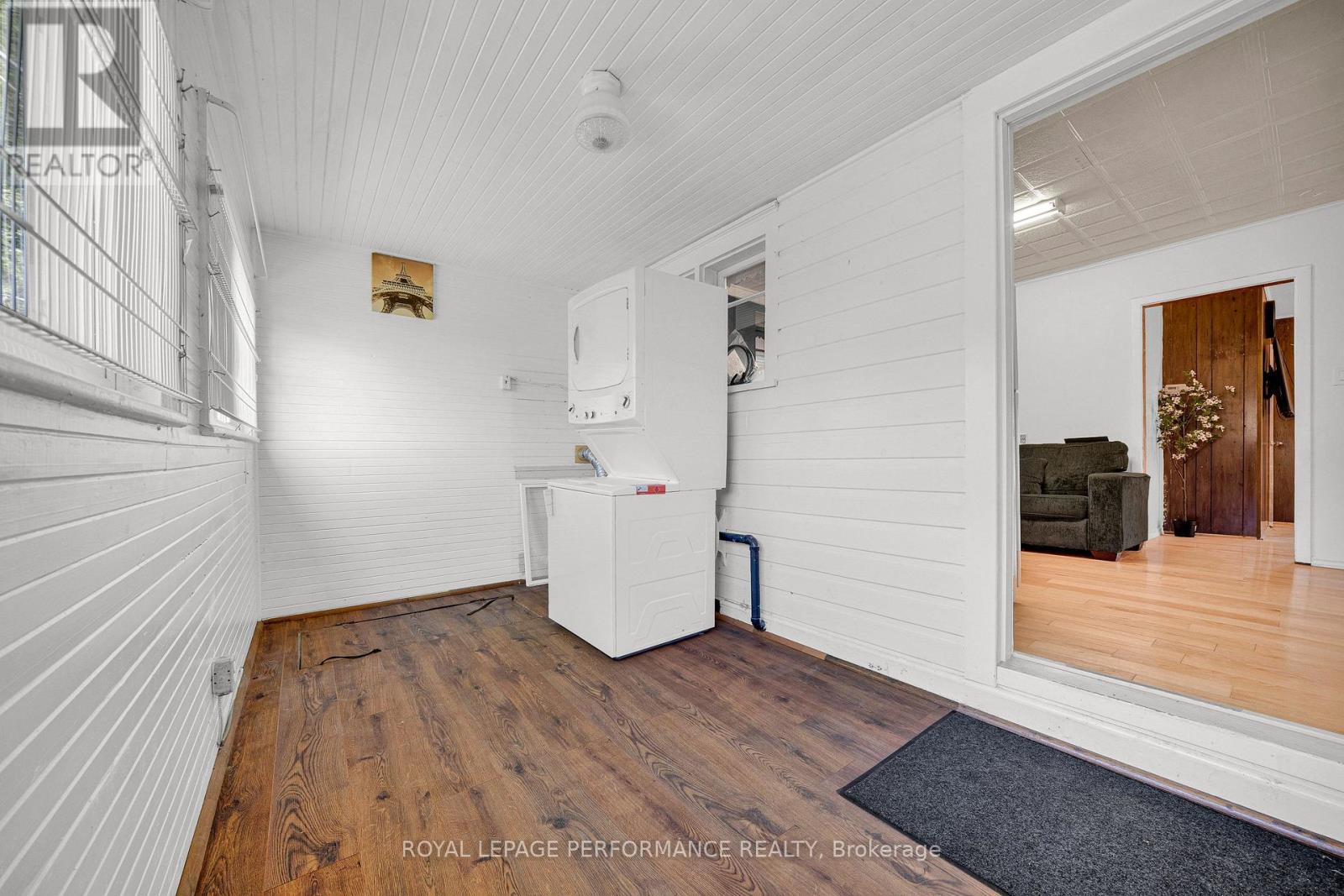 98 Boyce Avenue Property Photo 34