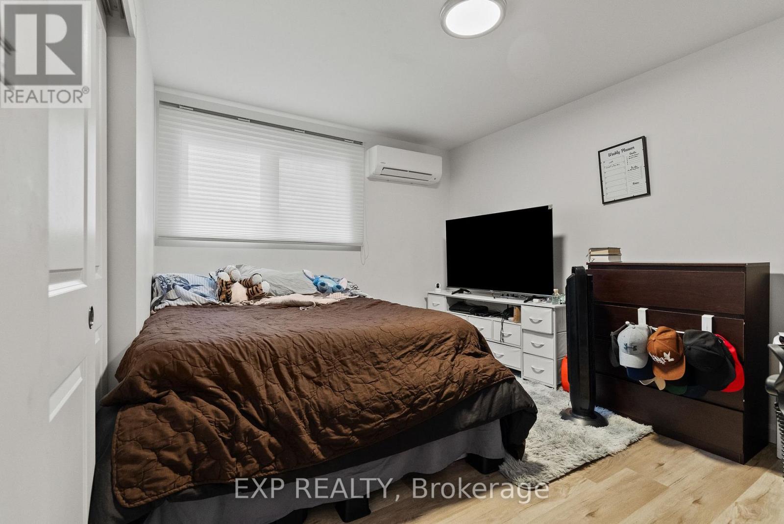 692 Claude Street Property Photo 9