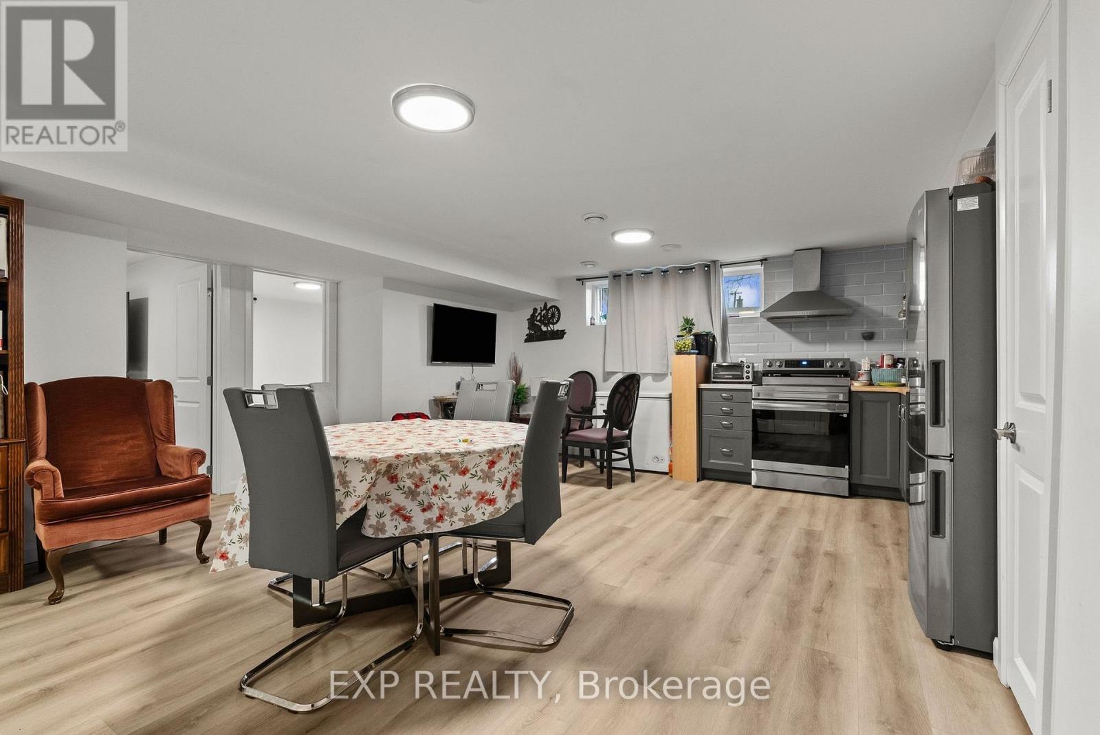 692 Claude Street Property Photo 20