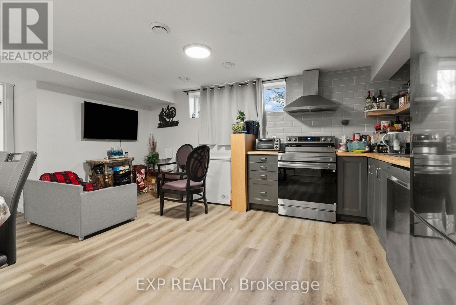 692 Claude Street Property Photo 21