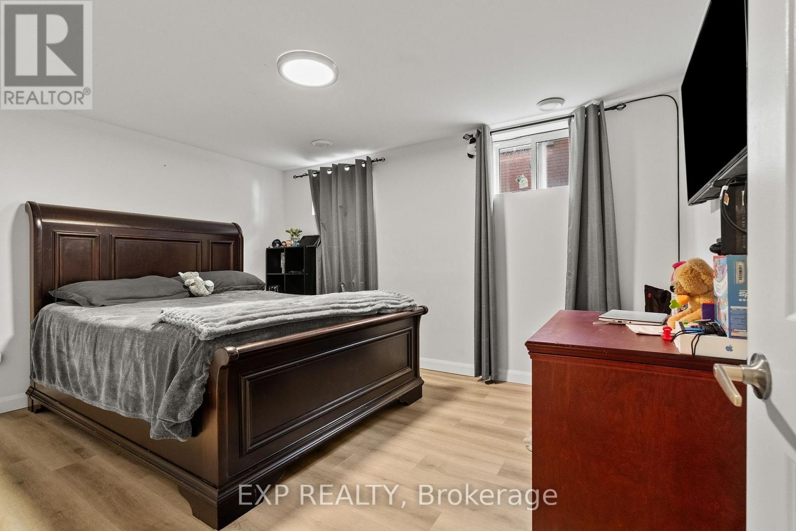 692 Claude Street Property Photo 28