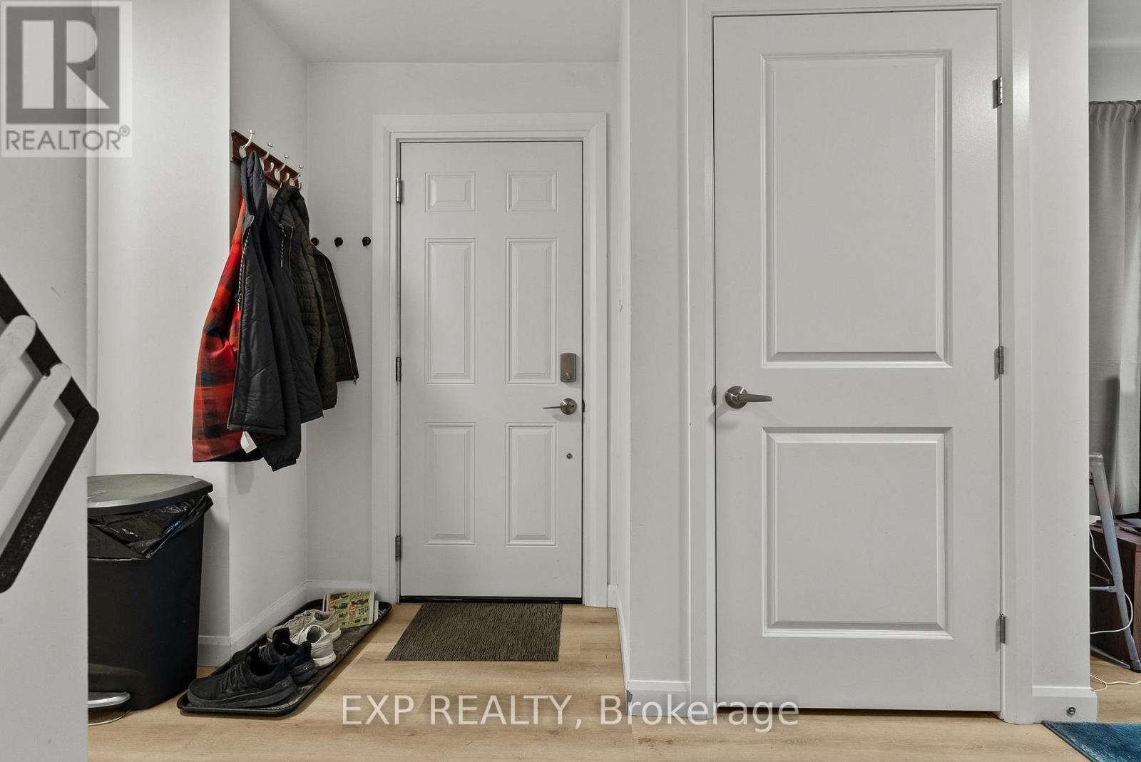 692 Claude Street Property Photo 33