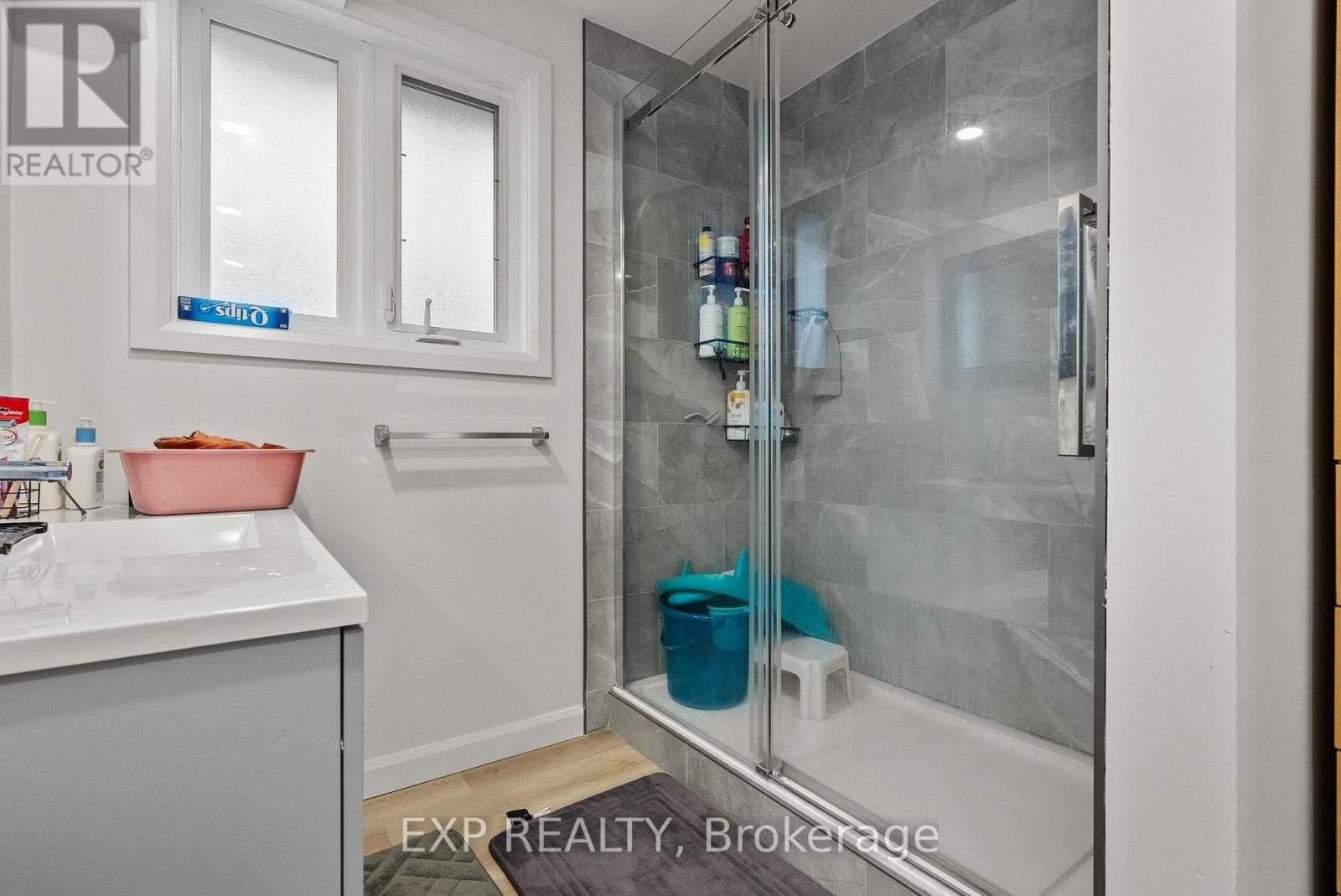 692 Claude Street Property Photo 11
