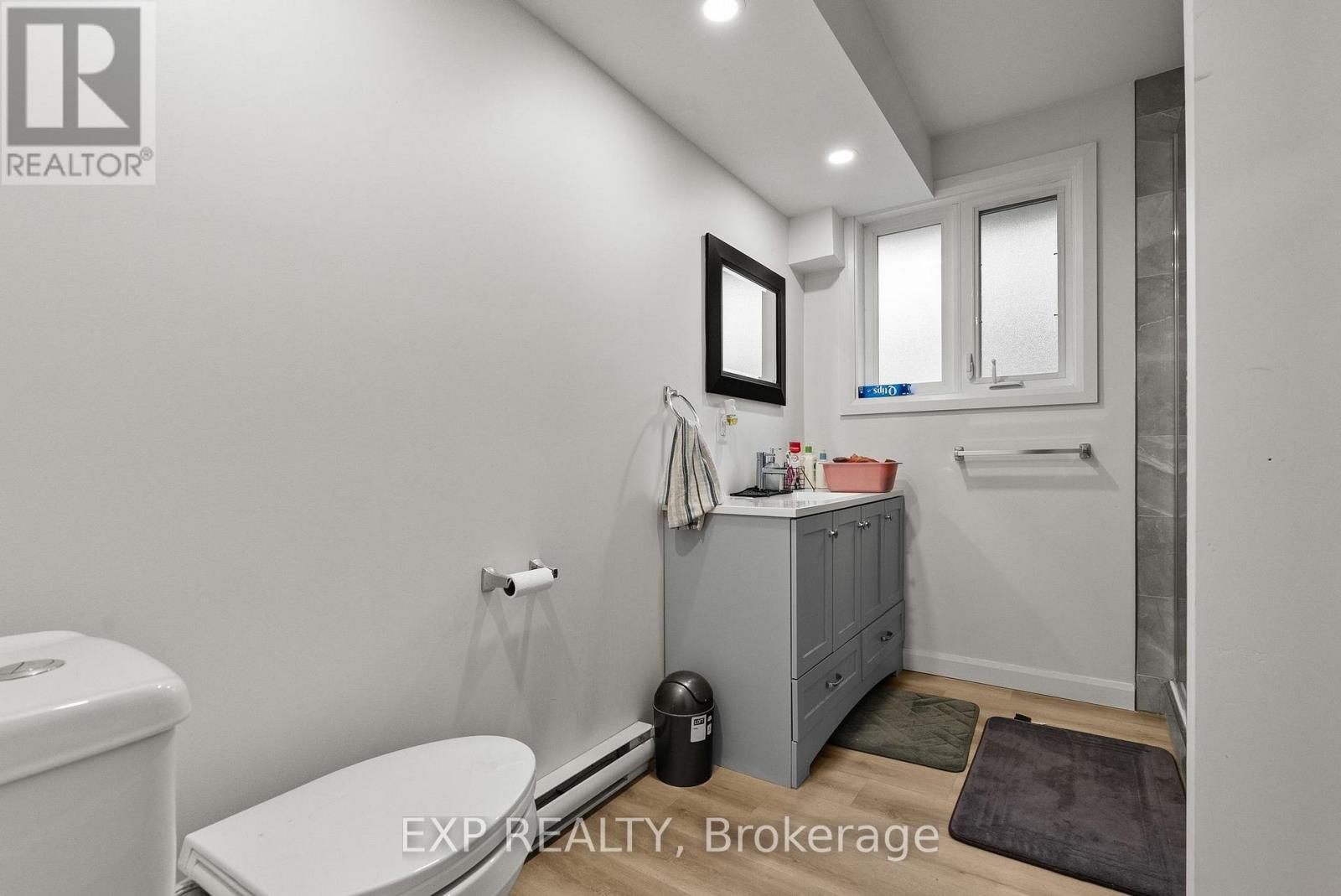 692 Claude Street Property Photo 12