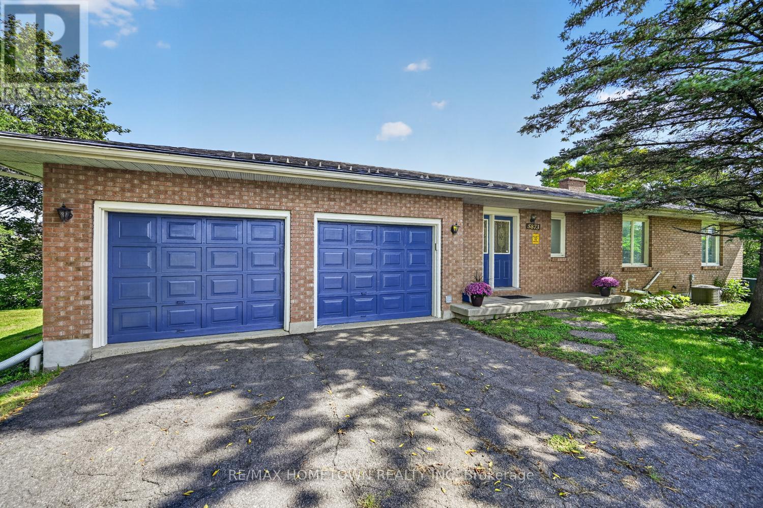 5873 Rideau Valley Drive N Property Photo 4