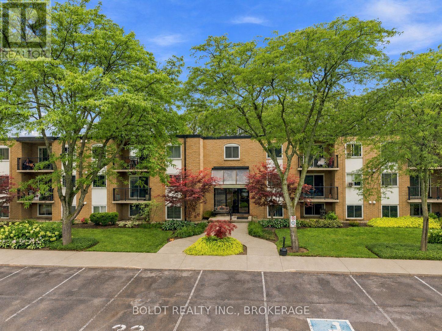 110 - 6 WESTLAKE LANE
