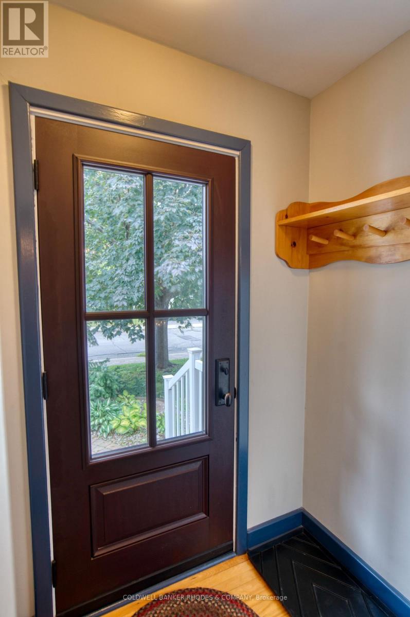 1329 Larose Avenue Property Photo 4