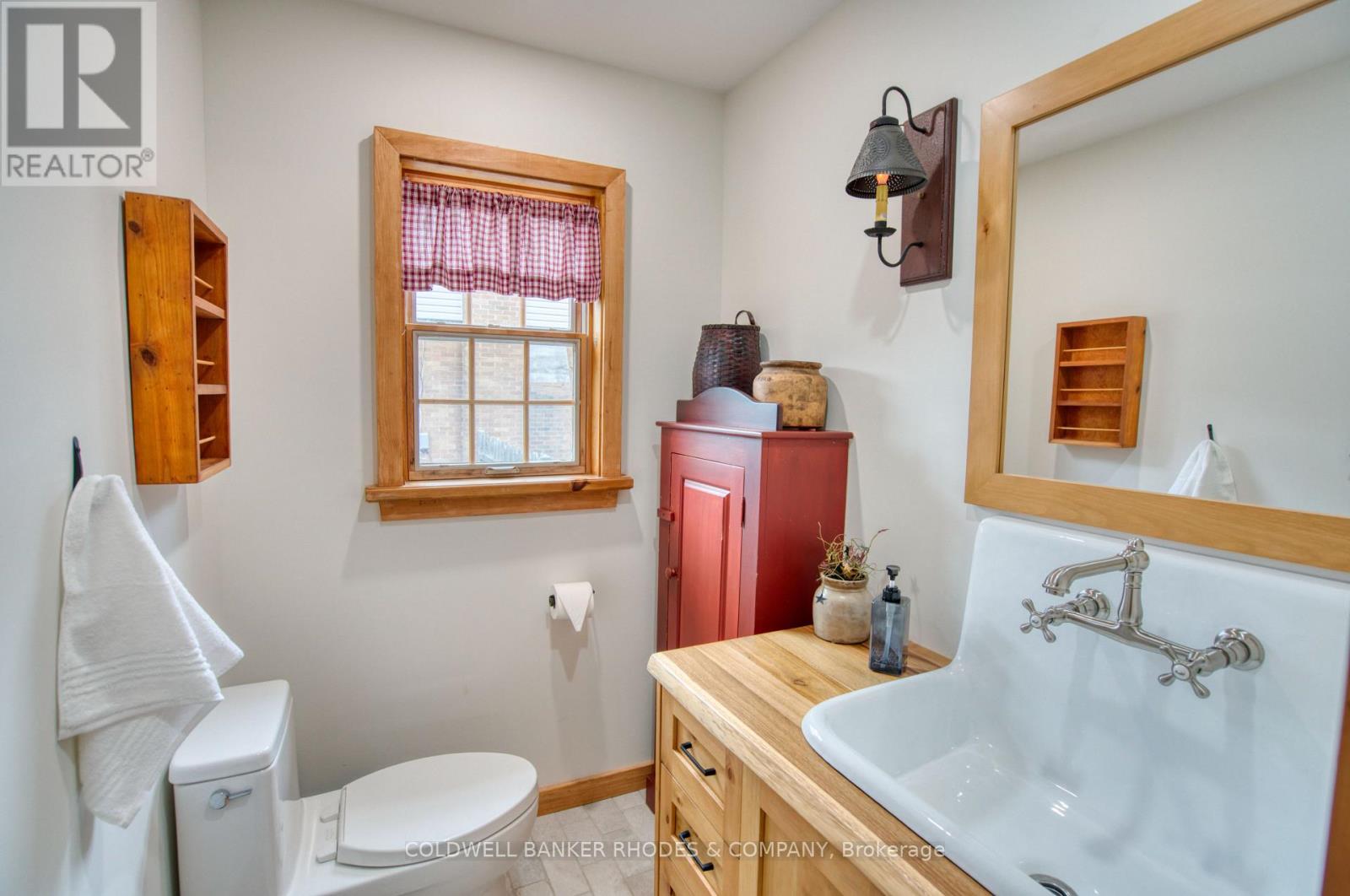 1329 Larose Avenue Property Photo 12