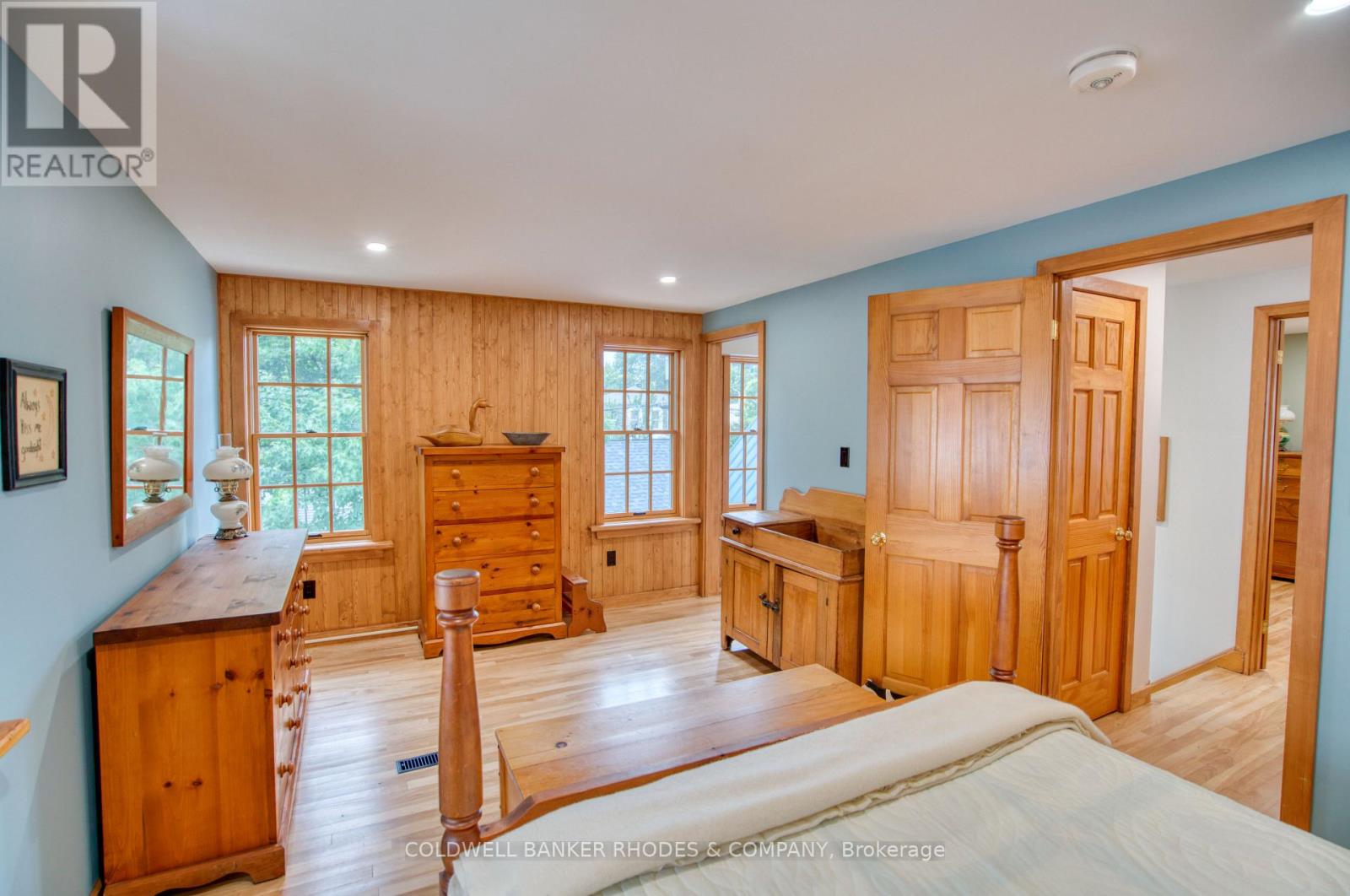 1329 Larose Avenue Property Photo 21