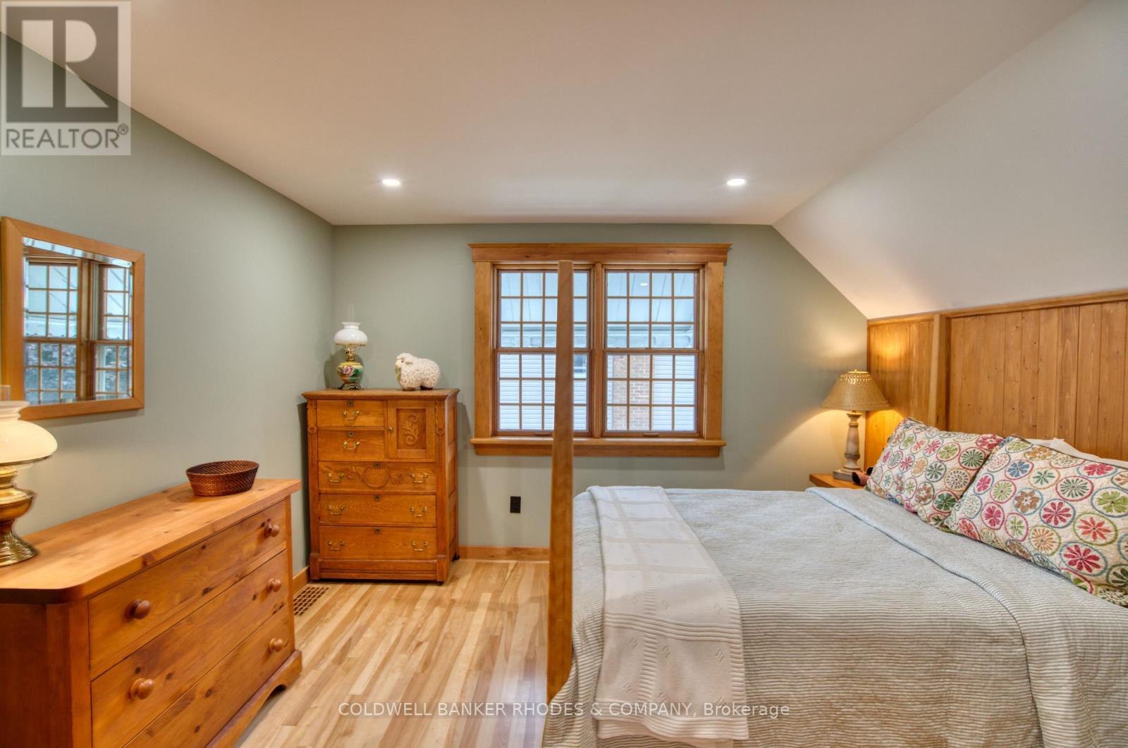 1329 Larose Avenue Property Photo 23