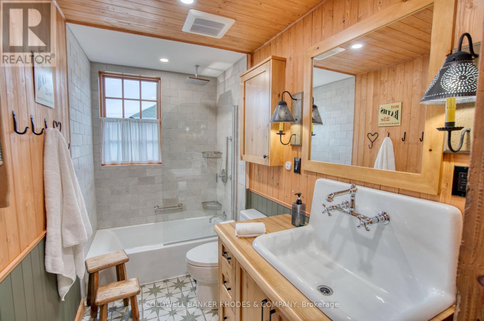 1329 Larose Avenue Property Photo 25
