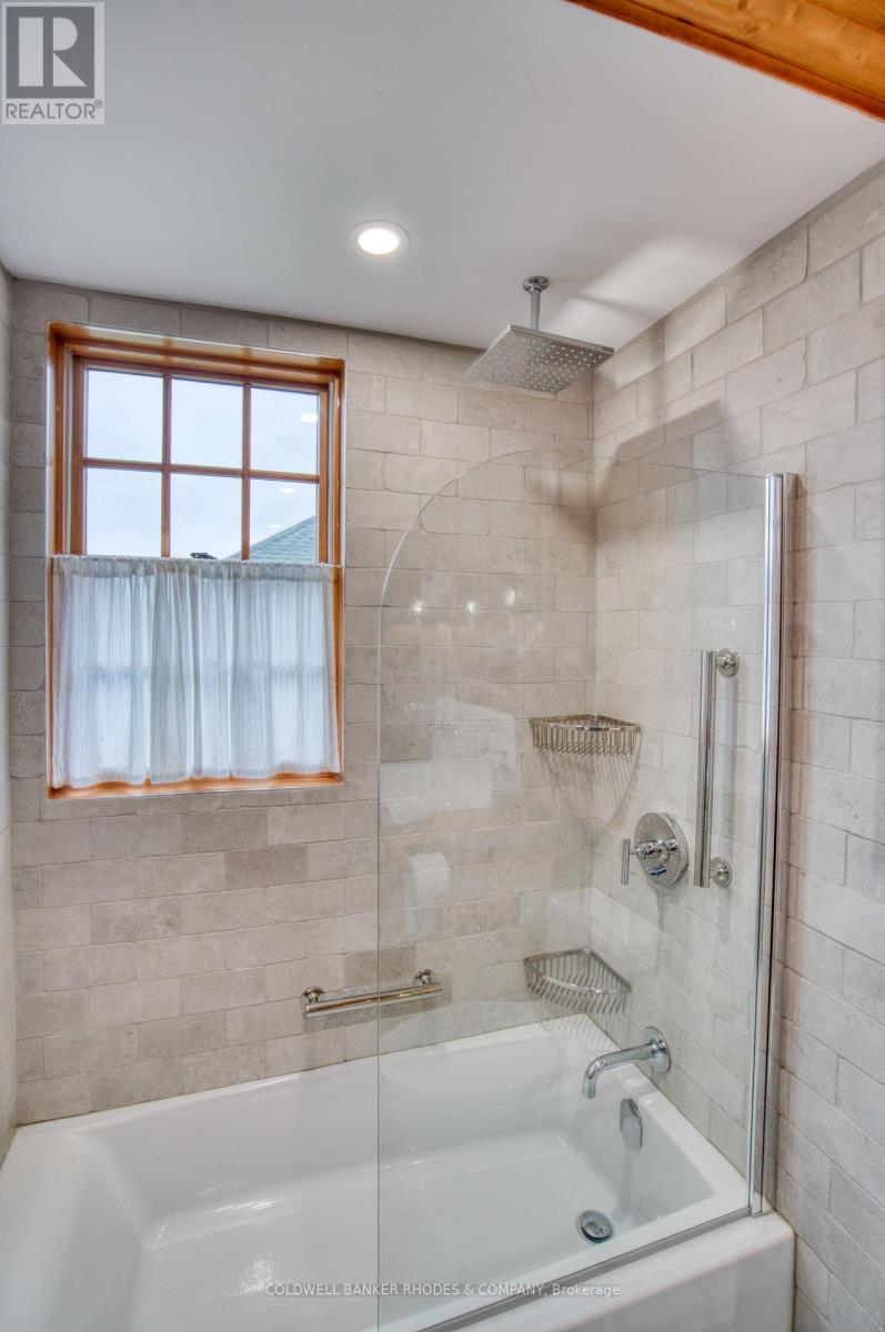 1329 Larose Avenue Property Photo 26