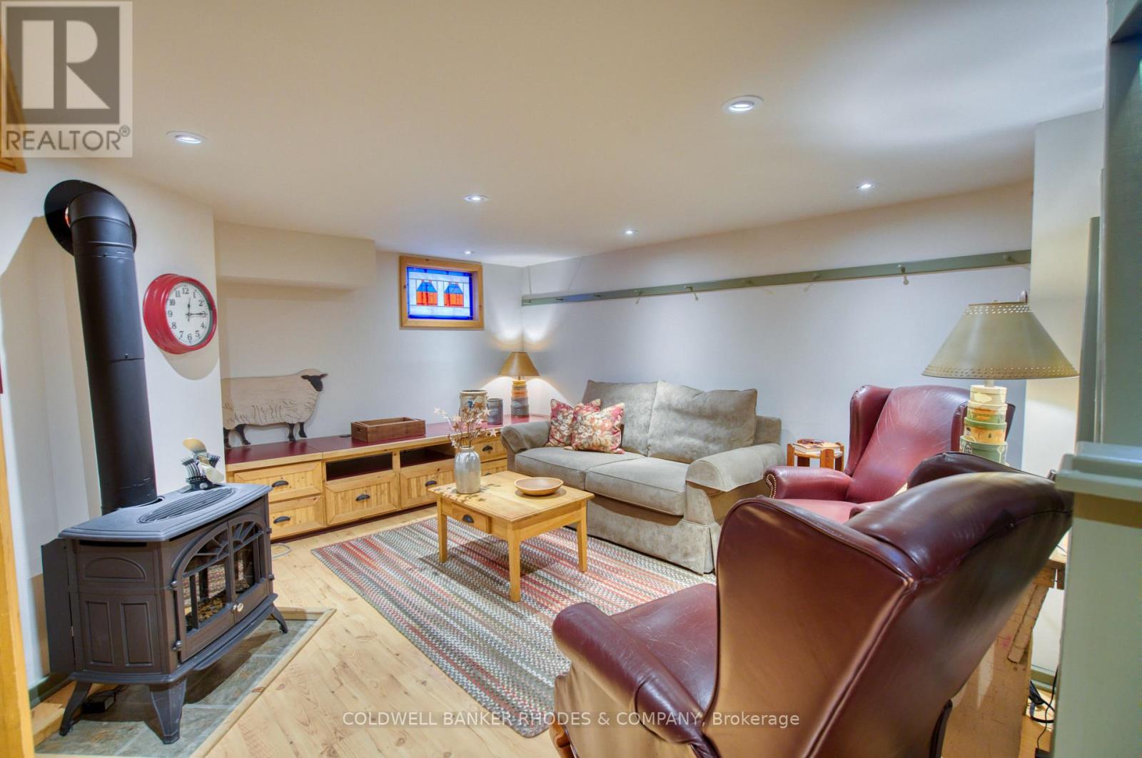 1329 Larose Avenue Property Photo 28