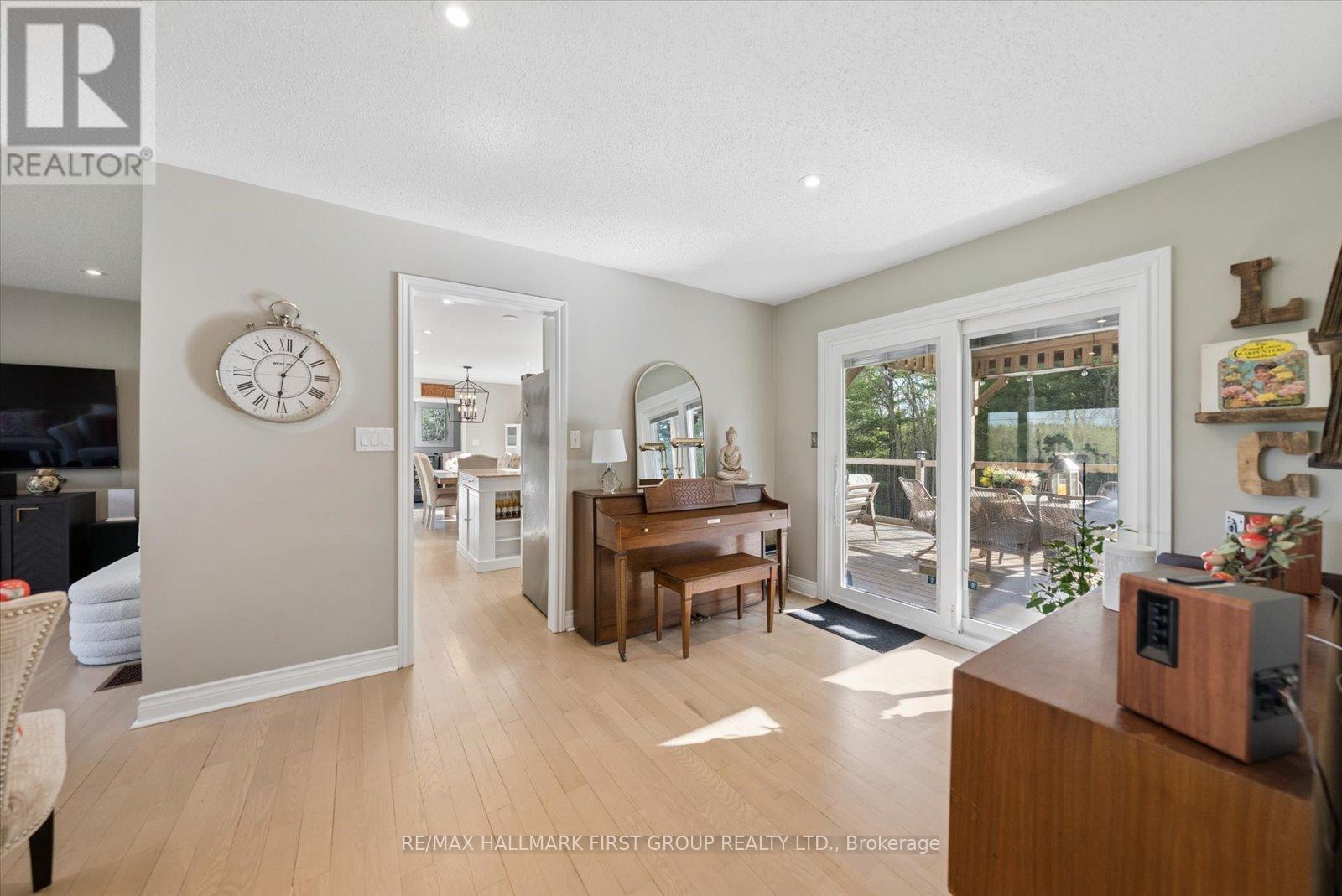 2720 Castle Hill Drive Property Photo 10