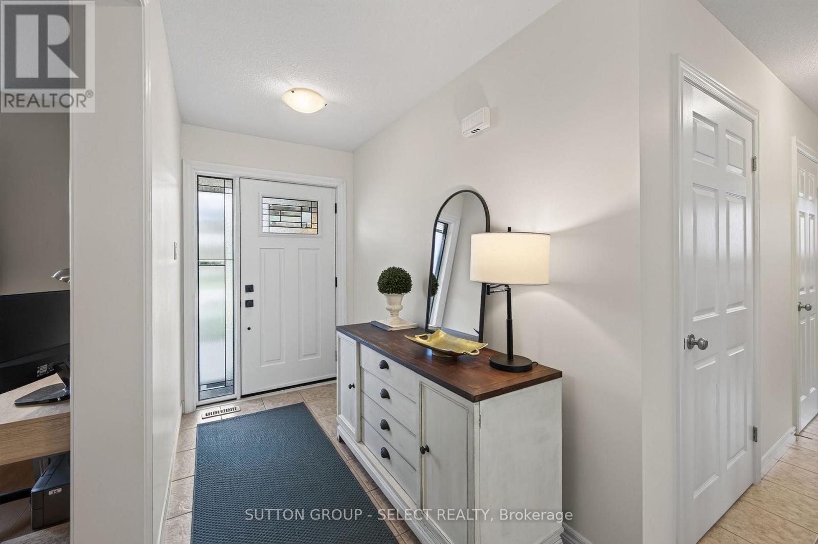 3 Fieldstone Crescent N Property Photo 3