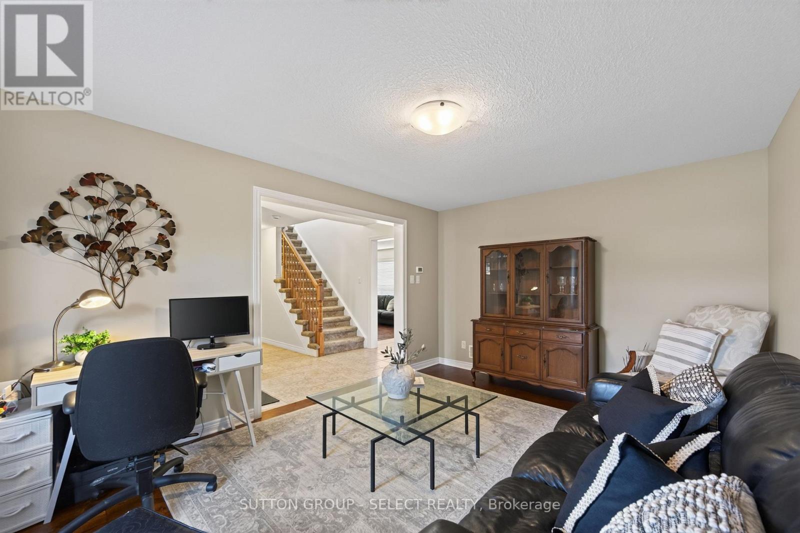 3 Fieldstone Crescent N Property Photo 6