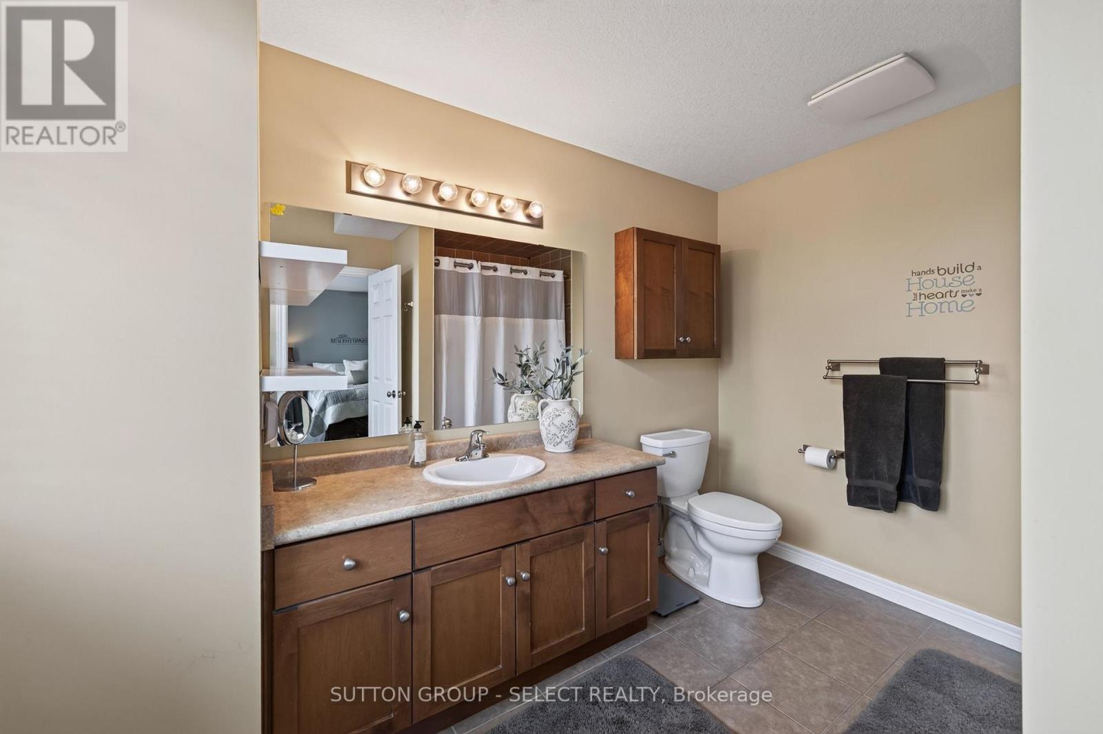 3 Fieldstone Crescent N Property Photo 19