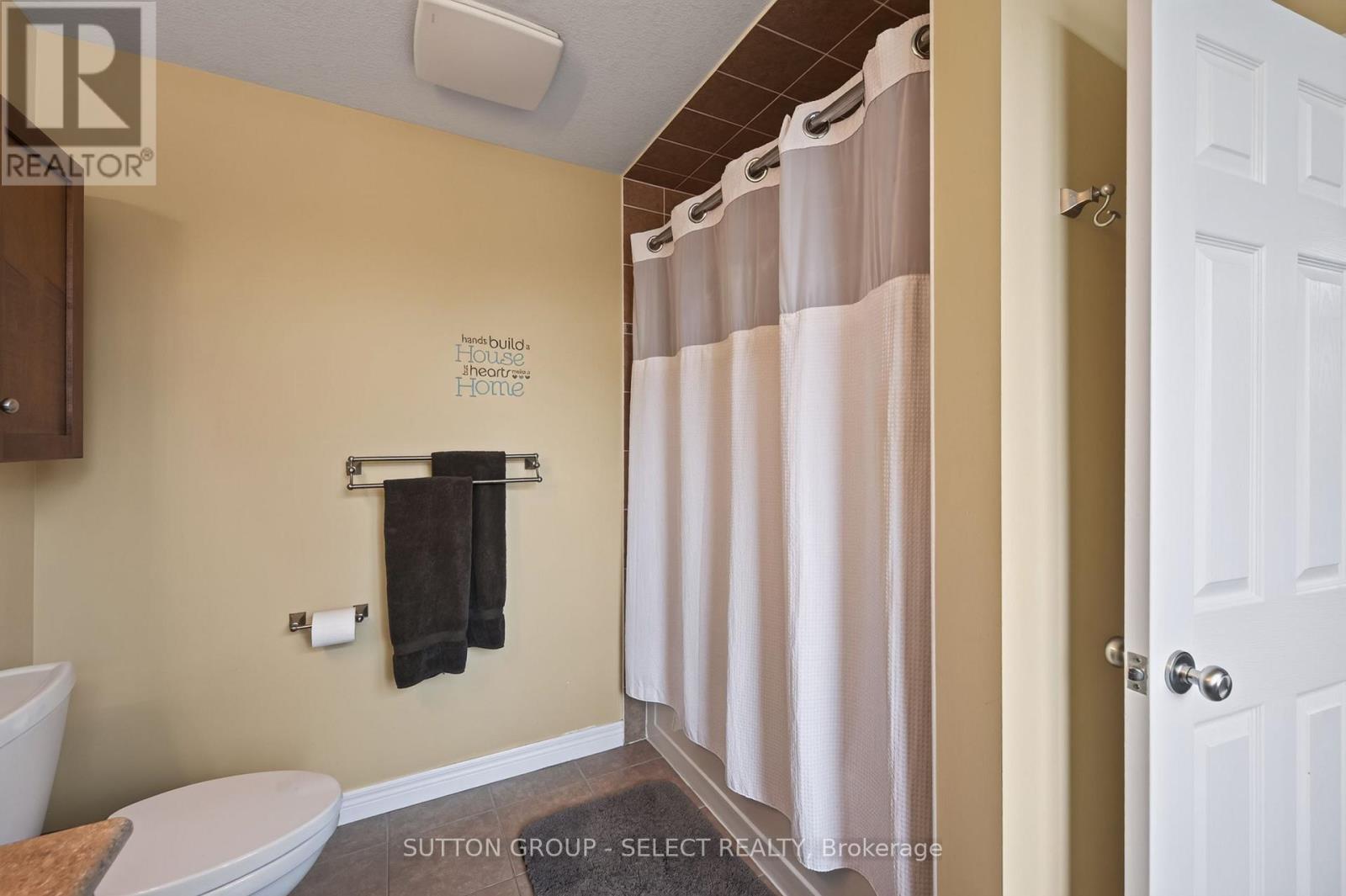3 Fieldstone Crescent N Property Photo 20
